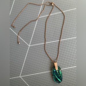 Kendra Scott Inez long pendant in rose gold with abalone shell